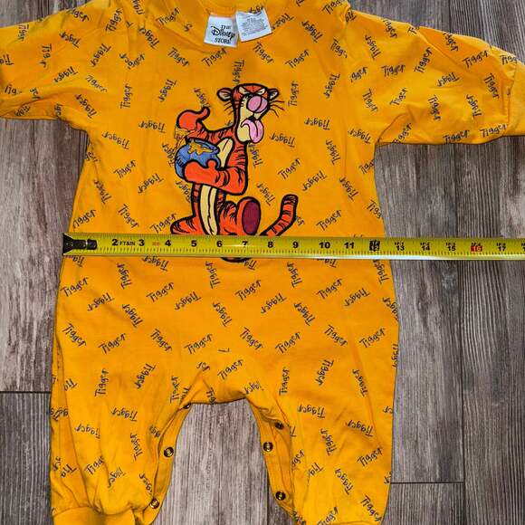 Vintage Disney Store Winnie The Pooh Tigger Embroider Romper Yellow 12 Months - Picture 5 of 5